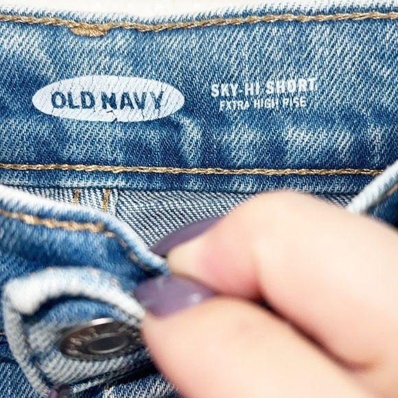 Old Navy Ski Hi Extra High Rise Button Fly Light Wash Distressed Cuffed Shorts - Picture 6 of 8